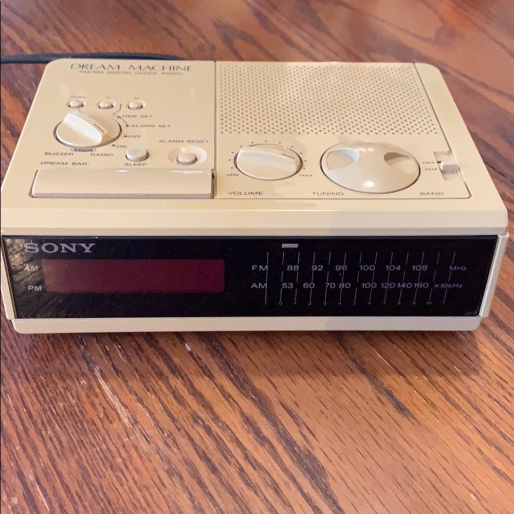Sony Vintage 80s Dream Machine alarm clock